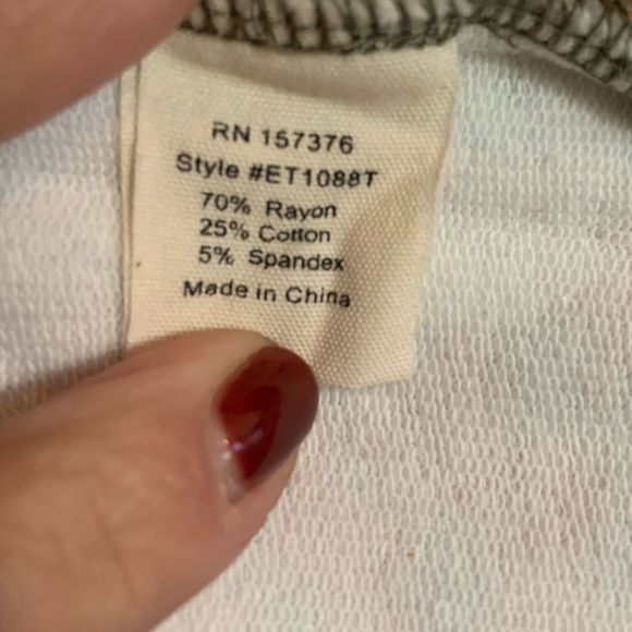 Evy’s Tree Elena sweatshirt size medium - Picture 6 of 8